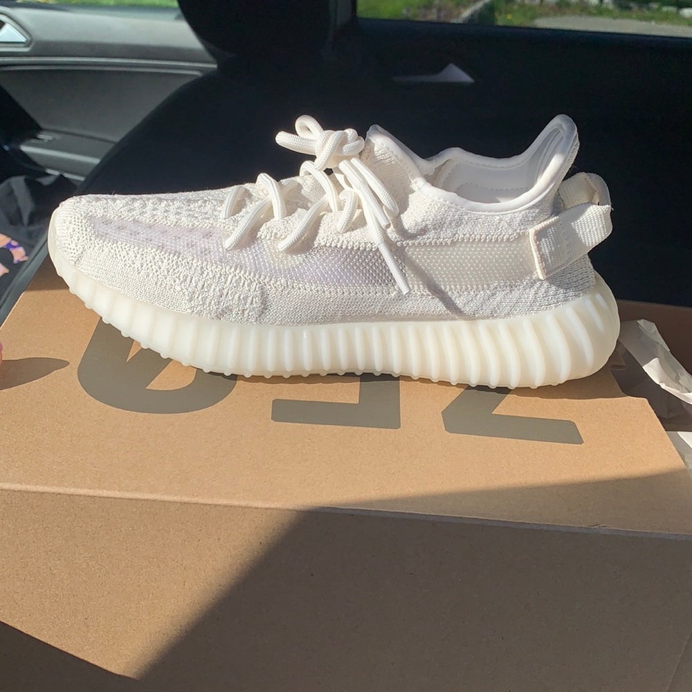Brand new Yeezy 350 never worn